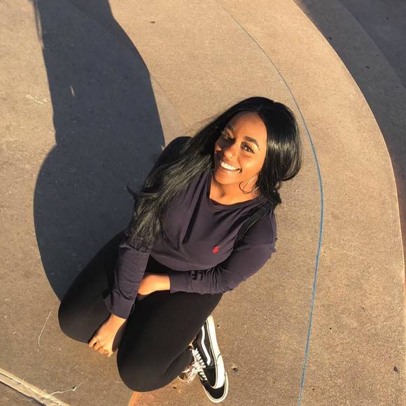 Meet your Posher, Carla - Picture 1 of 1